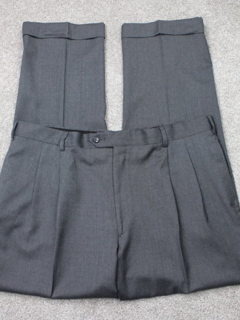 Jos. A. Bank Pants Mens 40x32 Gray 100% Wool Signature Collection Pleated Cuffed